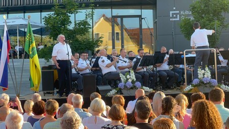 Glasbeni večer s Policijskim orkestrom in gostom Gregorjem Ravnikom